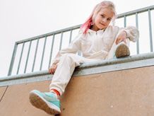 Children's sports shoes